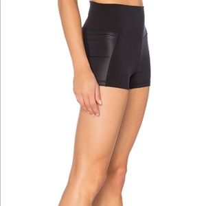 Alo Elevate Glossy Black Short